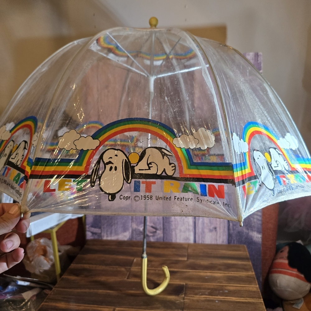 Vintage Snoopy Let It Rain Clear Dome Umbrella Rainbow Peanuts 1958 United Featu